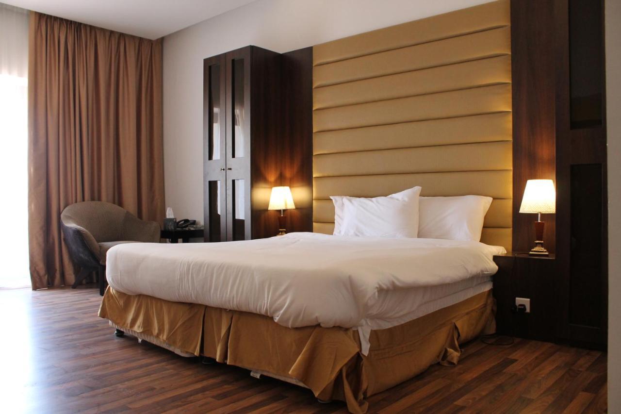 Hotel Golden Tulip 4*