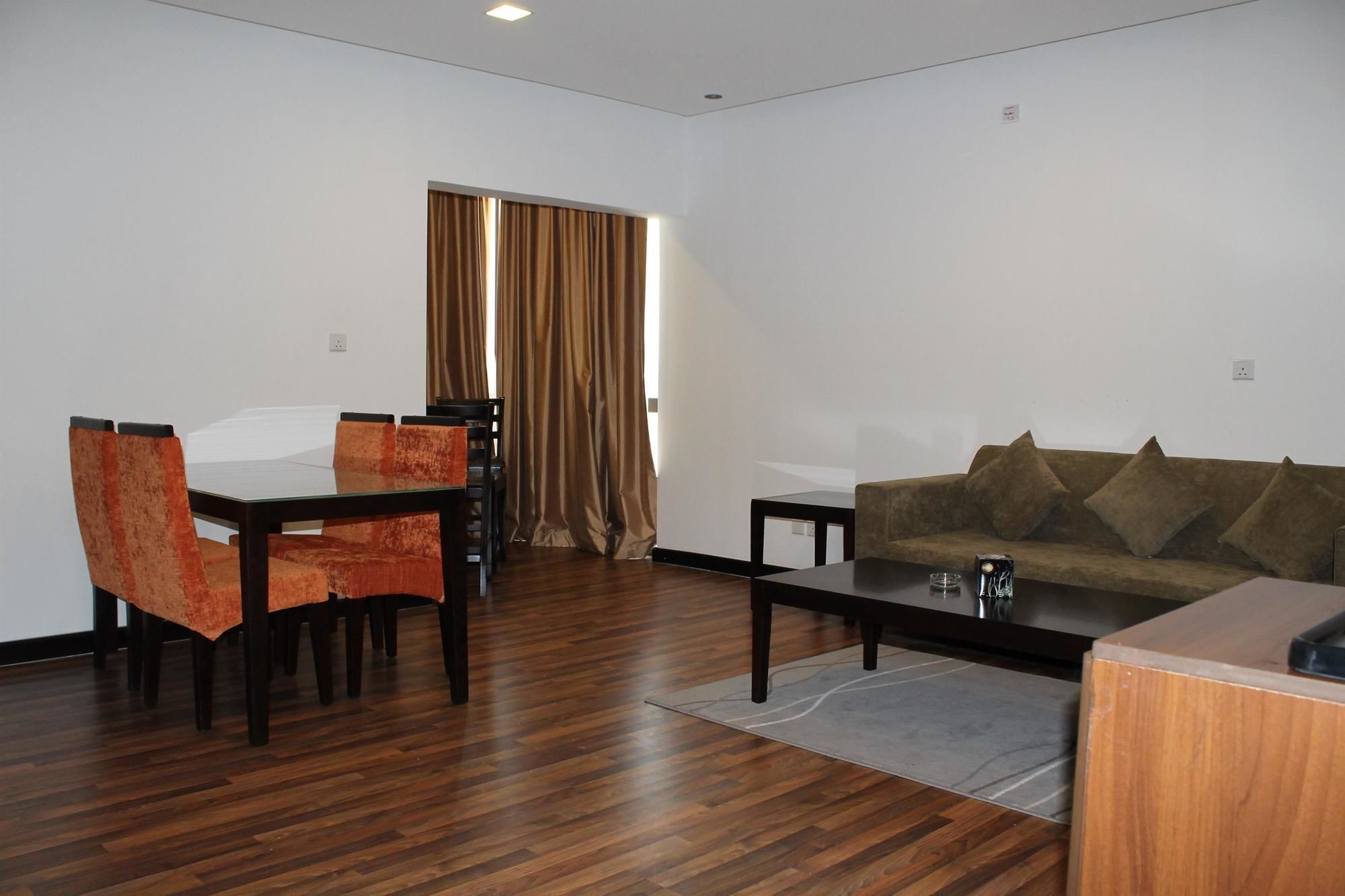 Hotel Golden Tulip 4*